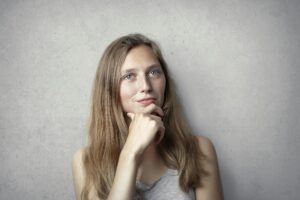 [E] - EVIDÊNCIA: Use a lógica contra a emoção. "Qual o fato que prova que eu fui cruel? Nenhum. Eu apenas priorizei meu bem-estar".